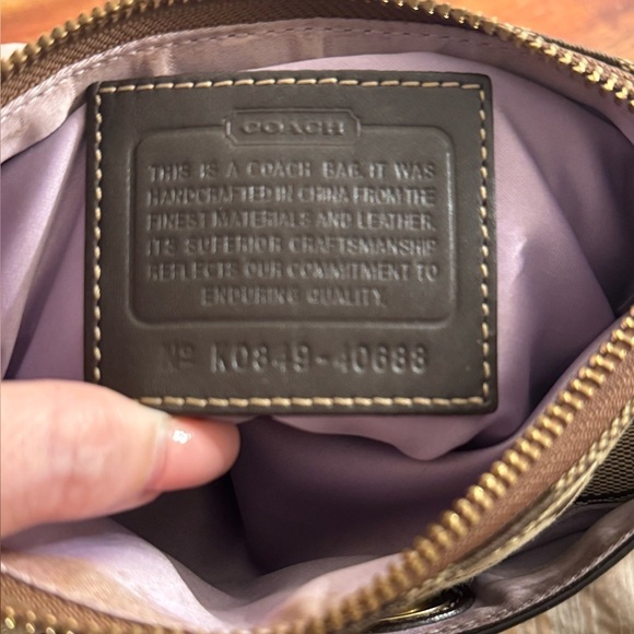 Coach Turn-lock - Picture 12 of 16